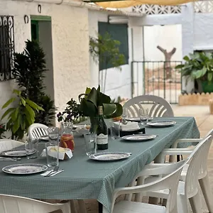 villa-remedios.hotelsinnerja.org/